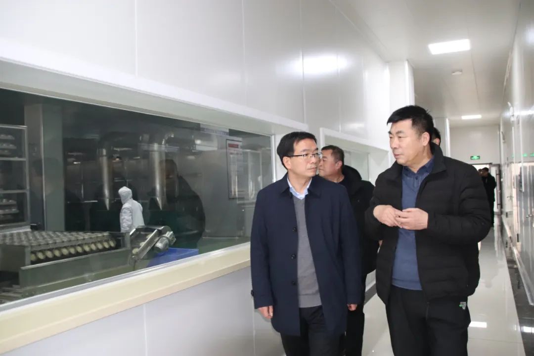 参观PP电子游戏酸辣粉出产线 参观PP电子游戏酸辣粉出产线