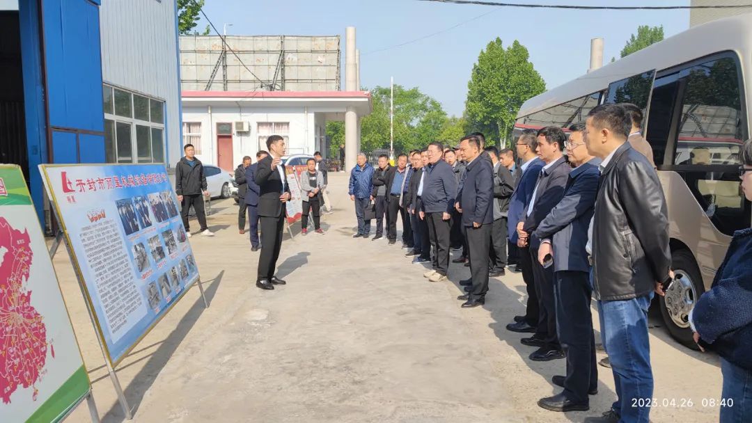 PP电子游戏机械欢迎南阳市农业科学院专家团队到厂参观