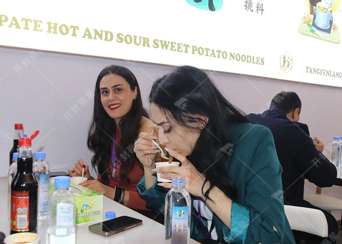 1729838764170801 表国友人来访.jpg