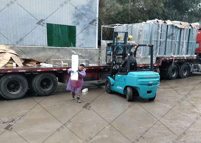 1740534193109481 沉庆酸辣粉出产线.jpg