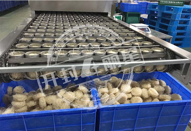 什么样的速食粉丝设备一天能做 10 万块酸辣粉饼？
